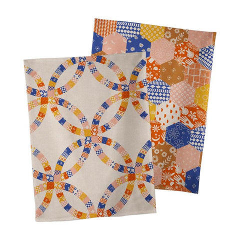 This tea towel set is from Ruby Star Society and is 100% cotton. This comes as a set of two tea towels. Features hexagons and a wedding ring design. Designed by Alexia Abegg. Size: 18" x 24"