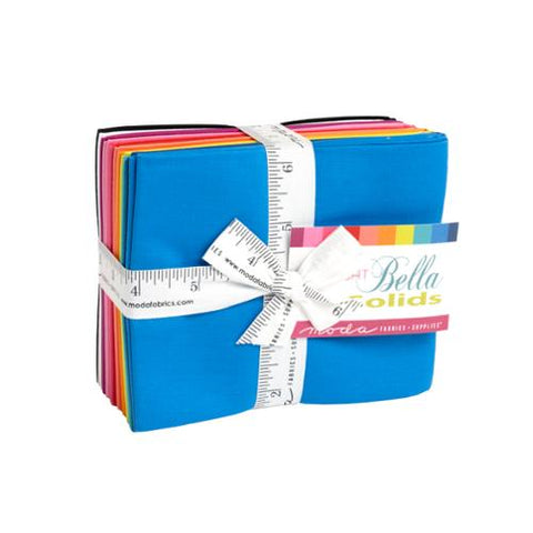 This fat quarter bundle is full of colorful fabrics. Spectrum of the rainbow - Bella Solids for Moda