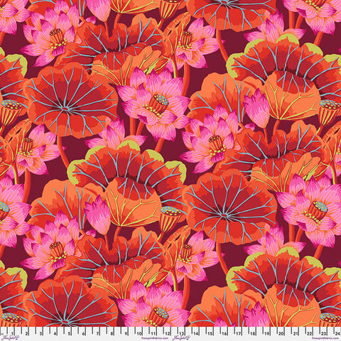 Packed floral in pinks, reds and orange for Kaffe Fassett Classics Collection.  100% Cotton, 44/5"