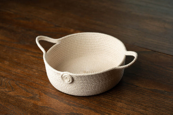 It’s time now to add HANDLES to your projects! This DIY coiled rope basket kit from The Mountain Thread Company makes one basket with handles. It could be your new bread basket, key corral, or the loveliest craft room storage. Use the introduction of the handle technique as a springboard for future projects with portability in mind.