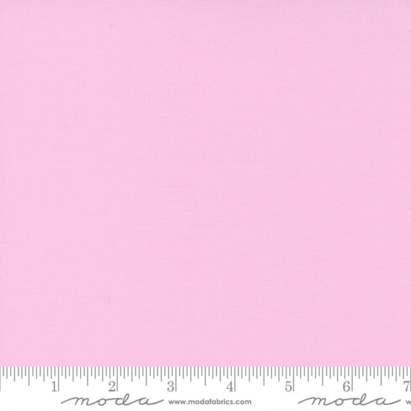 This is an amazing collection of plain 100% cotton fabrics from Moda. This is a premium quilting weight cotton fabric from Moda with a high thread count giving it a superior silky feel. Bella Solids feels soft to the hand and will sew beautifully both by hand or by sewing machine. Quilters will love this cotton fabric for its ability to mix and match with other printed Moda fabrics.