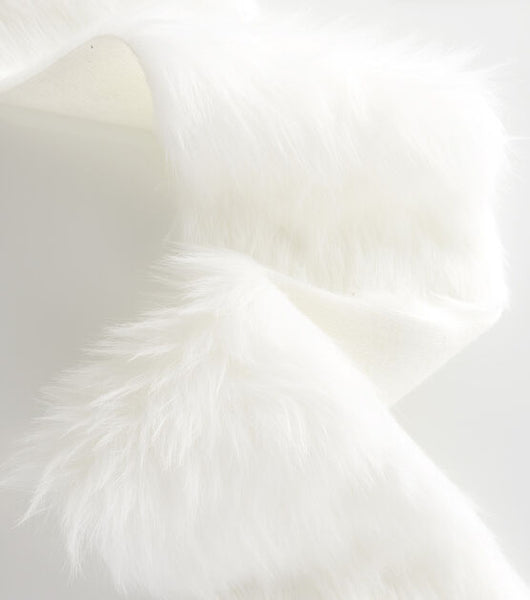 The Simplicity Faux Fur Trim will make a great addition to your sewing supplies. You can use it to decorate your handmade pillows, apparel, costumes, lampshades, cushions and more. Brand: Simplicity Color: White Dimensions: 1 inch wide Sold By The Yard Content: Acrylic
