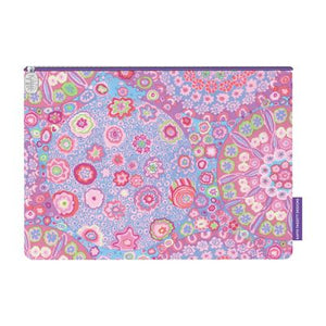 KFPB002 PROJECT BAG MEDIUM-14” X 10” Sturdy fabric has coated oilcloth-like feel and brilliant printed colors of Kaffe Fassett’s Millifiore print on rose pink background. Bag is lightly padded with lime green lining. Unique silver Kaffe Logo zipper pull.