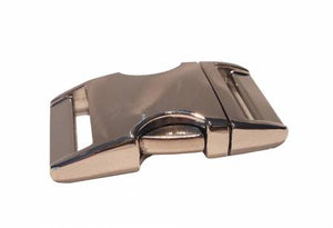 A one inch wide side-release buckle that is perfect for your next project. Made for use with one inch straps.  Color: Gray Made of: Metal Use: Slide Release Buckle Size: 1in wide Included: One buckle