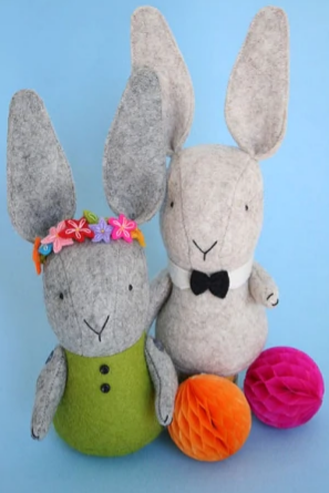Ric rac pattern - This adorable pattern is by Jodie Carleton - small plush bunny - use any kind of fabric!   Pattern includes pattern pieces as well as instructions and material recommendations. 